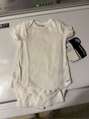 NWT White Gerber Onesie Bundle 6-9mo